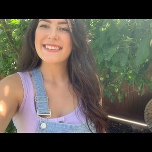 Meet your Posher, Carla